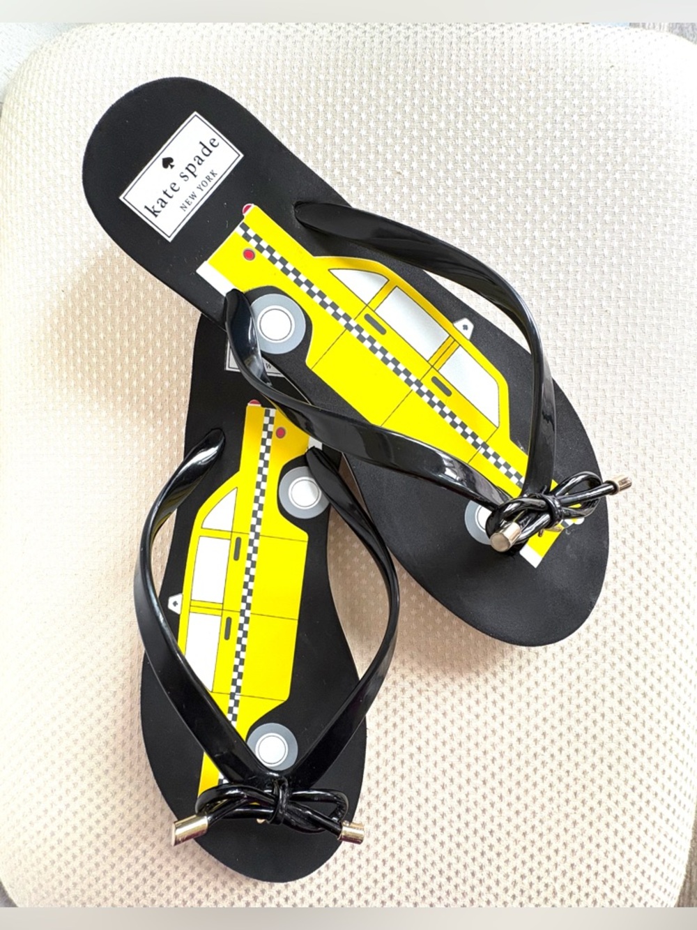 Kate Spade New York Taxi Cab flip flops. - Picture 7 of 9